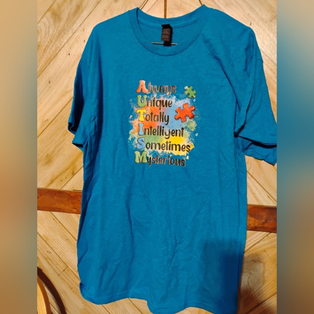 New Autism Awareness Tee Size Large